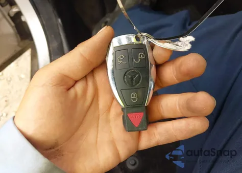 2005 Mercedes-Benz C 320 Luxury 4Matic z USA, uszkodzony, nr VIN WDBRF84J85F567356